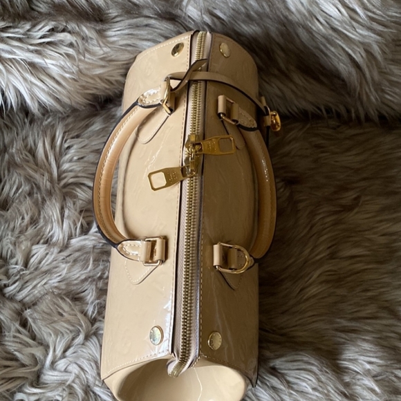 ❗️SOLD❗️🎉HPLouis Vuitton Monogram Vernis Santa Monica in Dune (Beige) - Picture 5 of 16